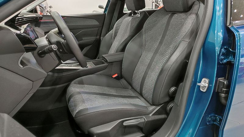 Peugeot 408 • 2023 • 8,800 km 4