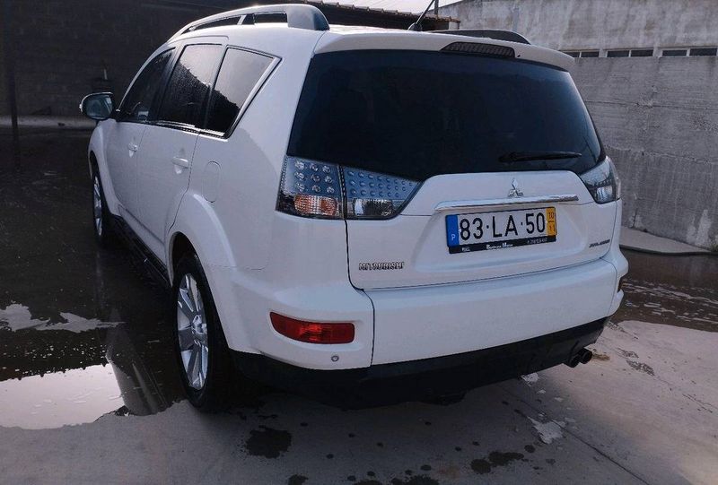 Mitsubishi Outlander • 2010 • 219,000 km 2