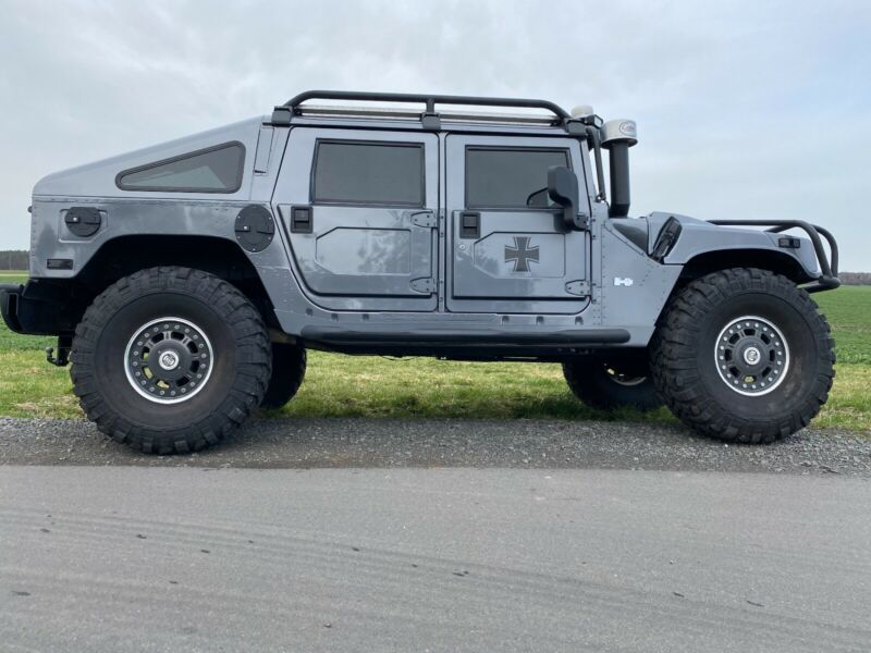 Hummer H1 • 2006 • 108,300 km 4