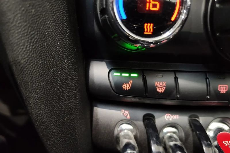 MINI Cooper • 2023 • 37,054 km 7