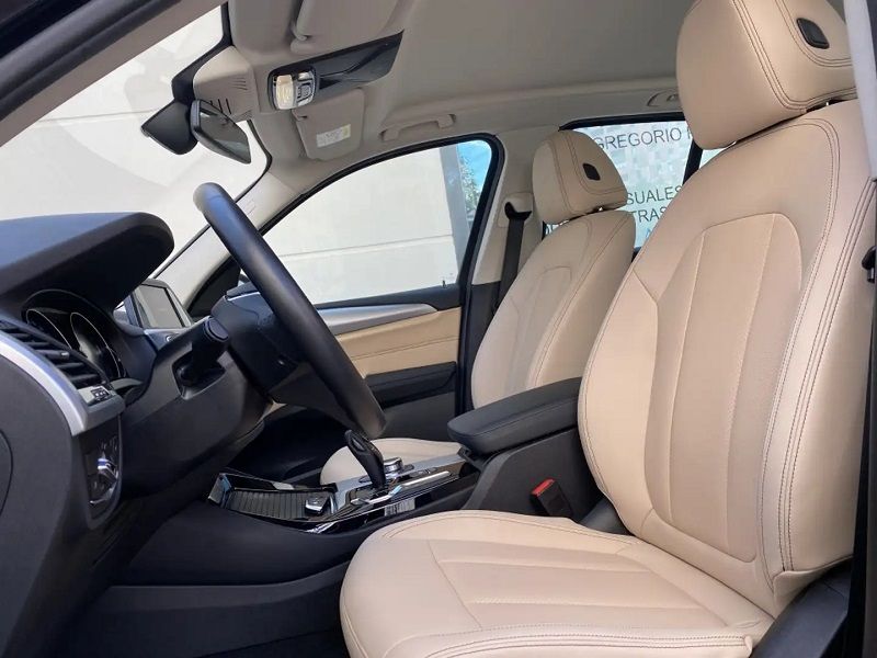 BMW X3 • 2018 • 45,900 km 5