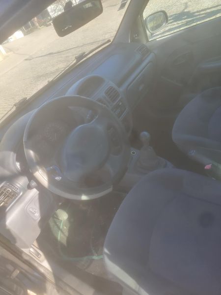 Renault Clio • 1999 • 111,111 km 3