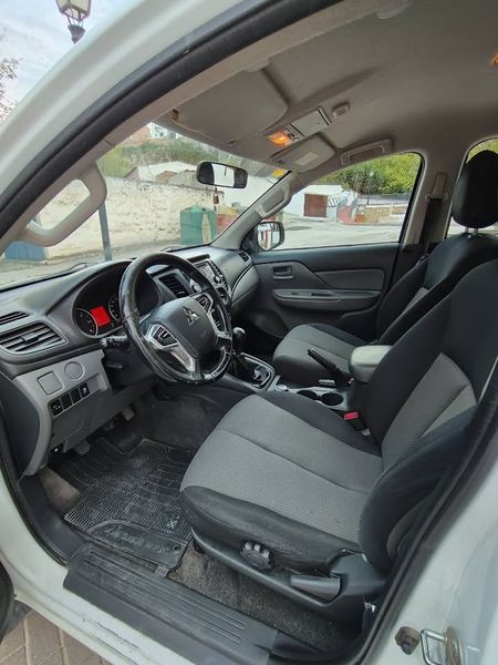 Mitsubishi L200 Pick up • 2020 • 130,000 km 4