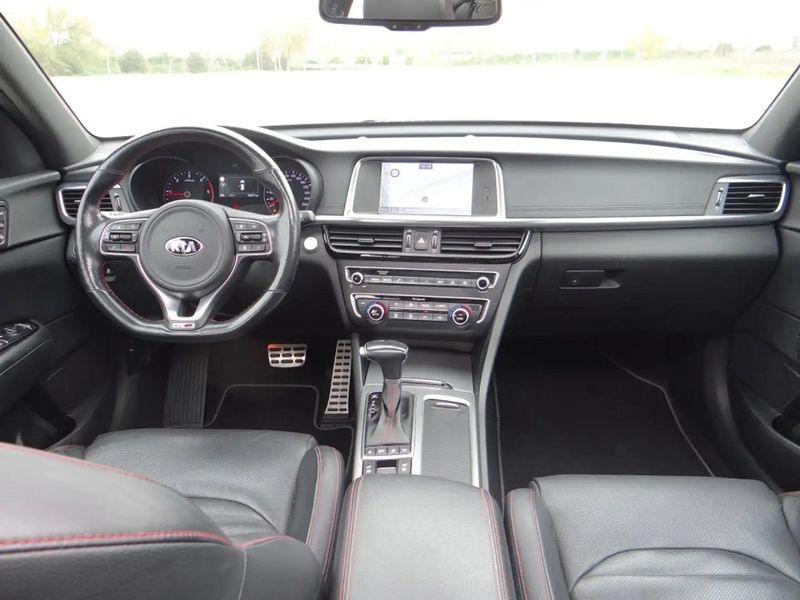 Kia Optima • 2017 • 69,900 km 10