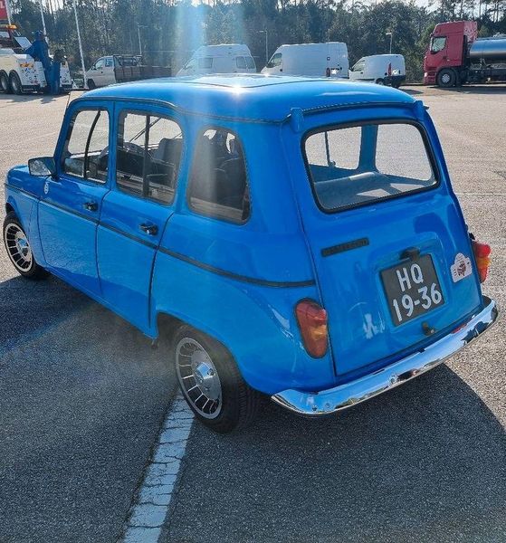 Renault 10 • 1987 • 113,000 km 3