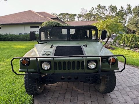 Am General Hummer • 1990 • 34,600 km 1