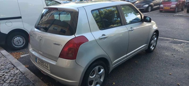 Suzuki Swift • 2006 • 220,000 km 3