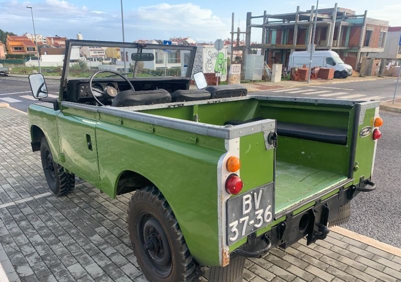 Land Rover LR3 • 1980 • 80,000 km 1