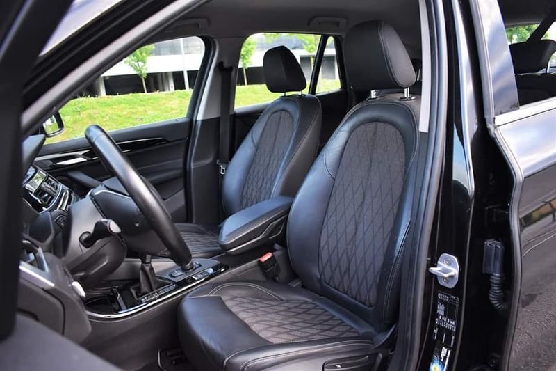 BMW X1 • 2018 • 72,000 km 4