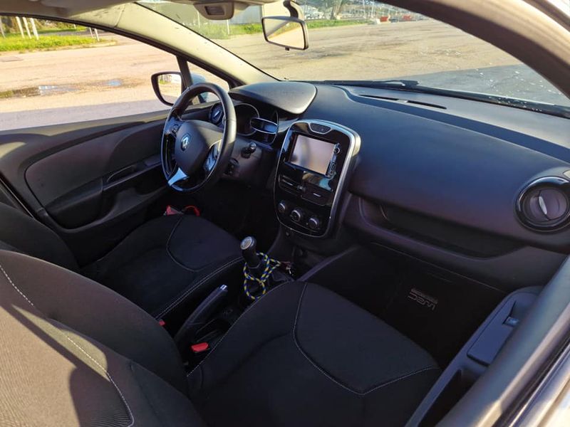 Renault Clio • 2015 • 165,000 km 4
