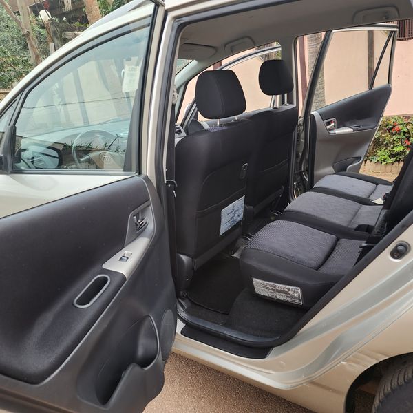 Toyota Corolla • 2002 • 139,000 km 3