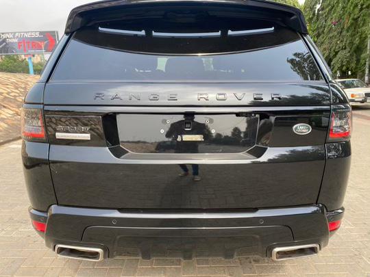 Land Rover Range Rover Sport • 2019 • 1,136 km 11
