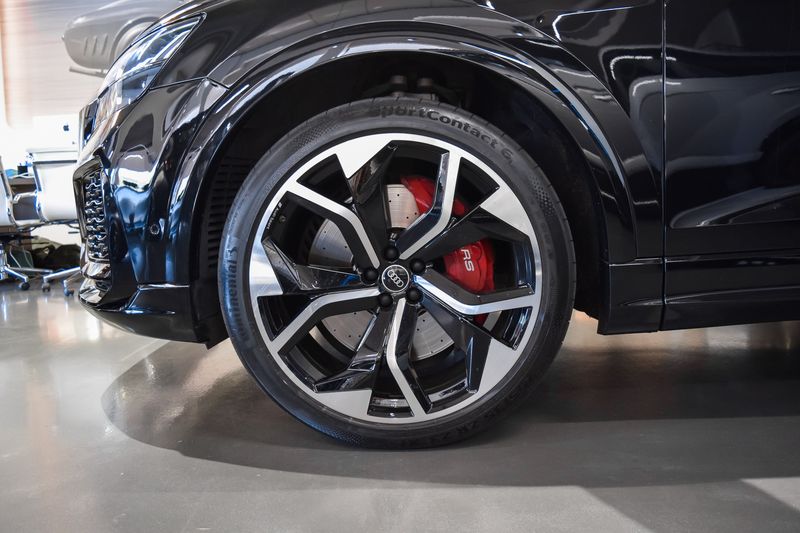 Audi RS Q8 • 2021 • 52,300 km 13