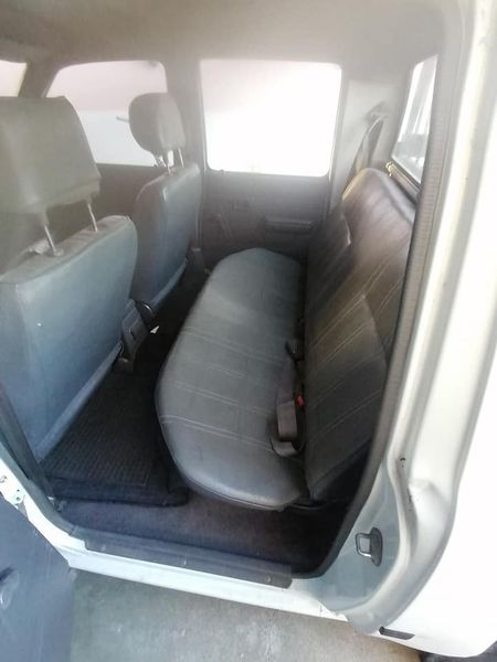 Toyota Hilux • 1993 • 160,000 km 6