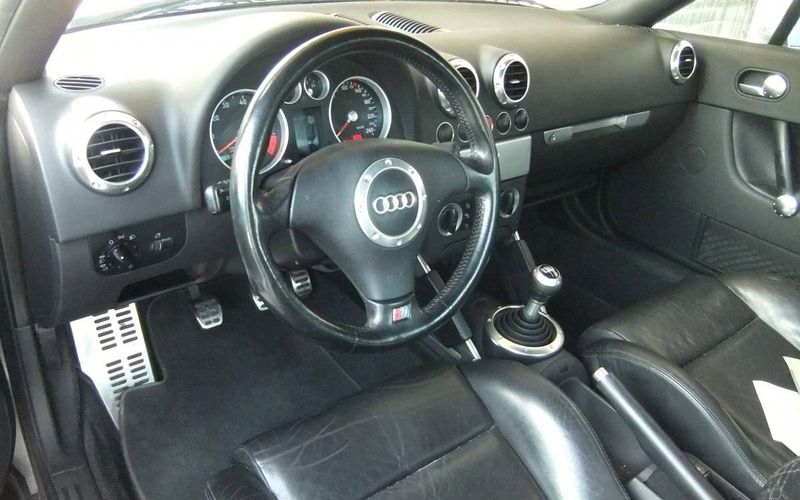 Audi TT • 1999 • 200,000 km 3