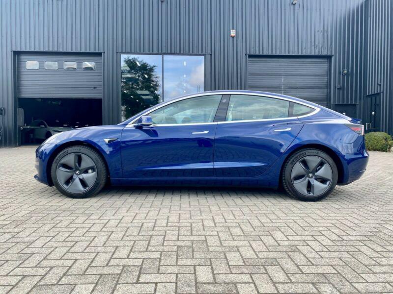 Tesla Model 3 • 2020 • 1 km 1