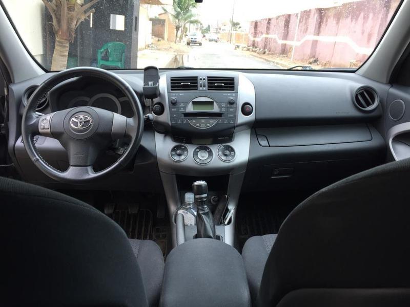 Toyota RAV4 • 2010 • 78,000 km 3