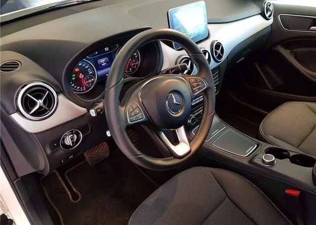 Mercedes-Benz Class B • 2015 • 119,000 km 7