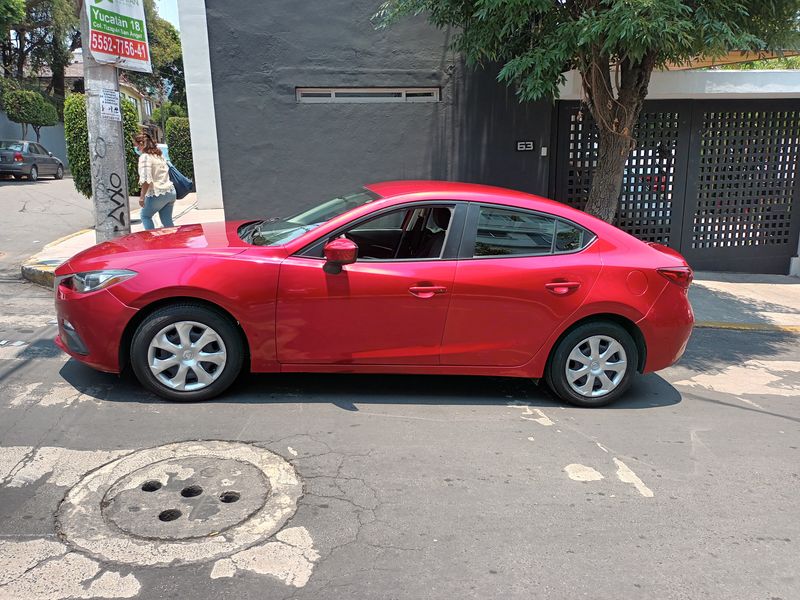 Mazda 3 • 2016 • 61,000 km 3