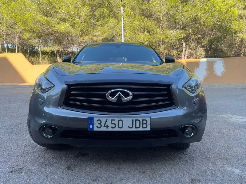 Infiniti QX70 • 2015 • 192,000 km 4