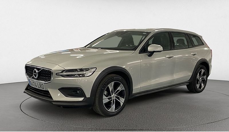 Volvo V60 • 2021 • 60,725 km 1