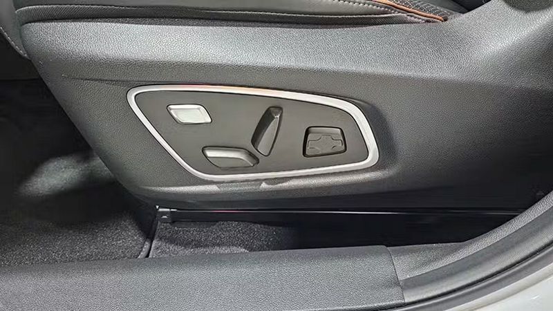 Renault Koleos • 2020 • 10,377 km 8