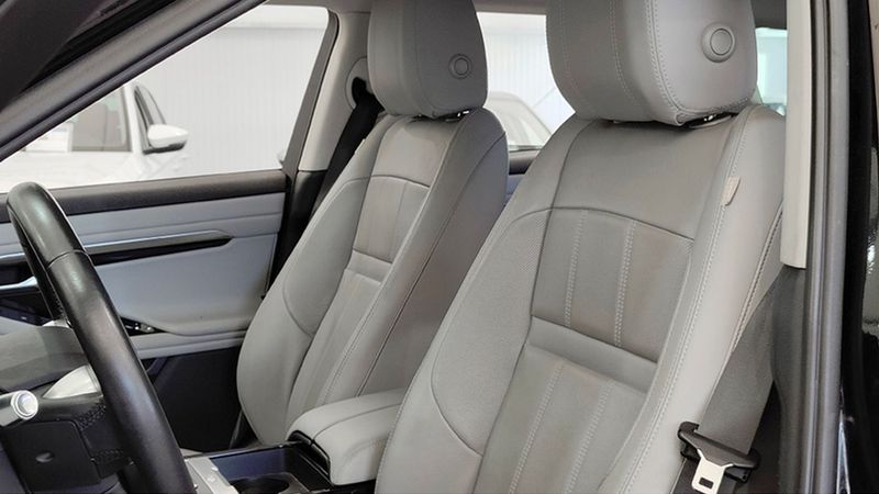 Land Rover Range Rover Evoque • 2019 • 100,600 km 10