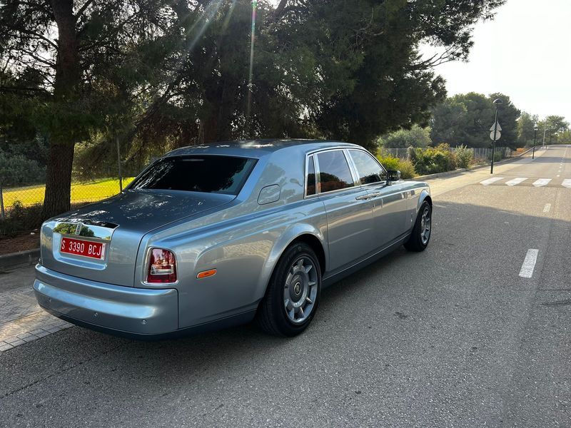 Rolls-Royce Phantom • 2004 • 51,671 km 12