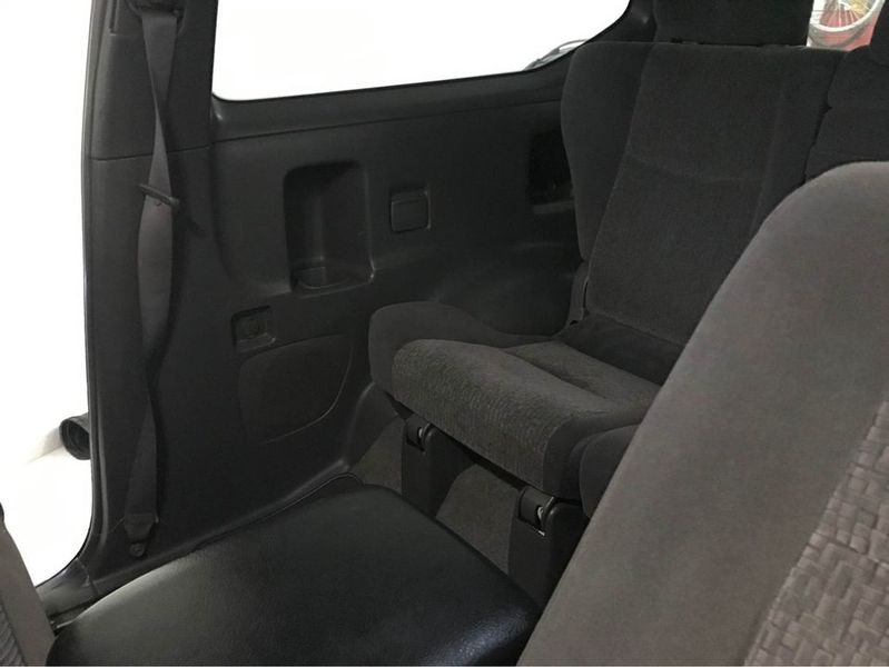 Toyota Land Cruiser • 2004 • 199,000 km 4