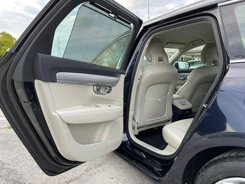 Volvo V90 • 2016 • 178,000 km 10