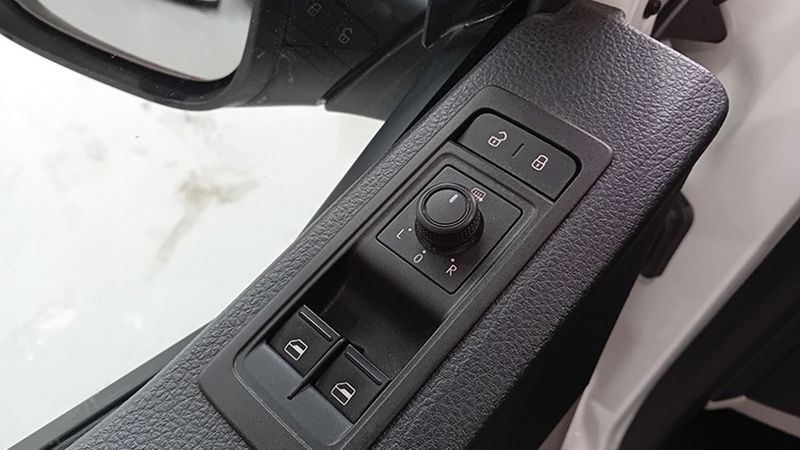 Volkswagen Caravelle • 2019 • 38,000 km 6