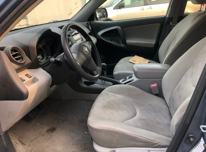 Toyota RAV4 • 2012 • 32 km 3