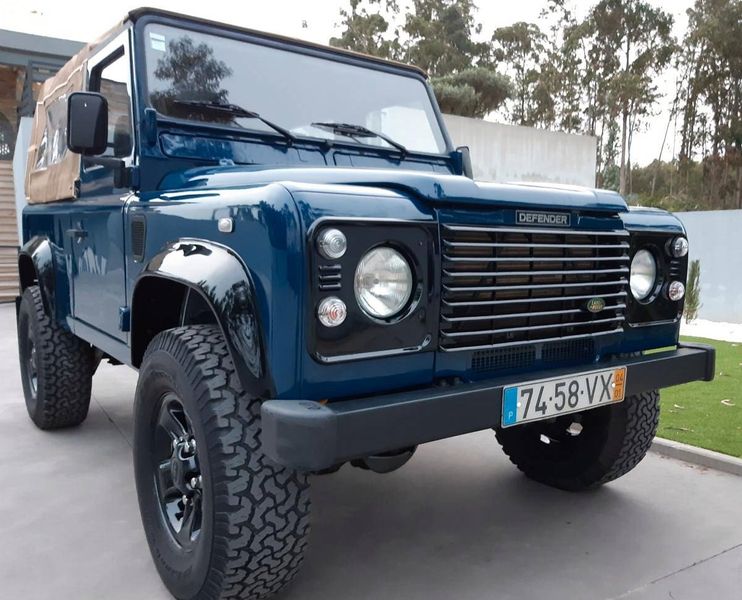 Land Rover Defender • 2004 • 150,000 km 2