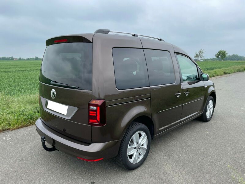 Volkswagen Caddy • 2019 • 94,500 km 4