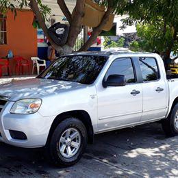 Mazda BT • 2010 • 105,000 km 2