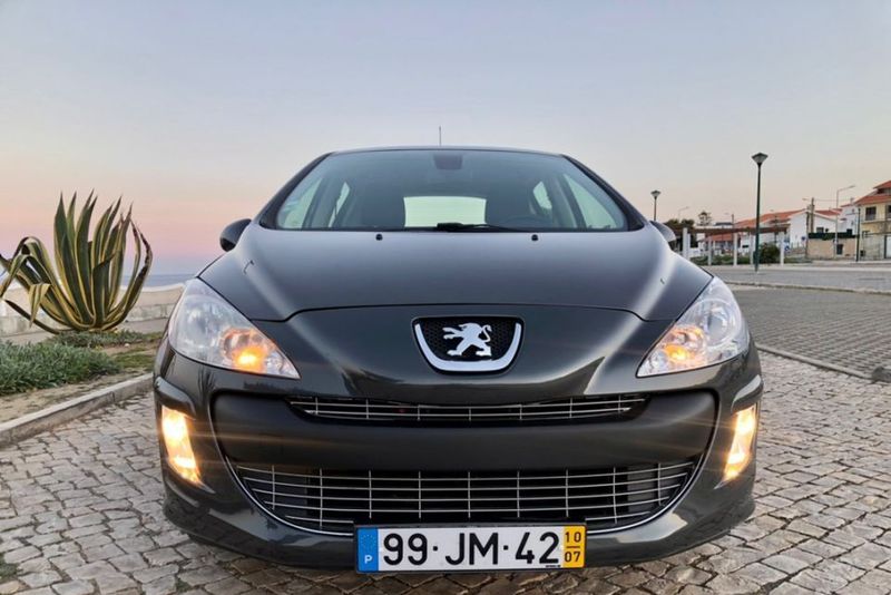 Peugeot 308 • 2010 • 183,000 km 3