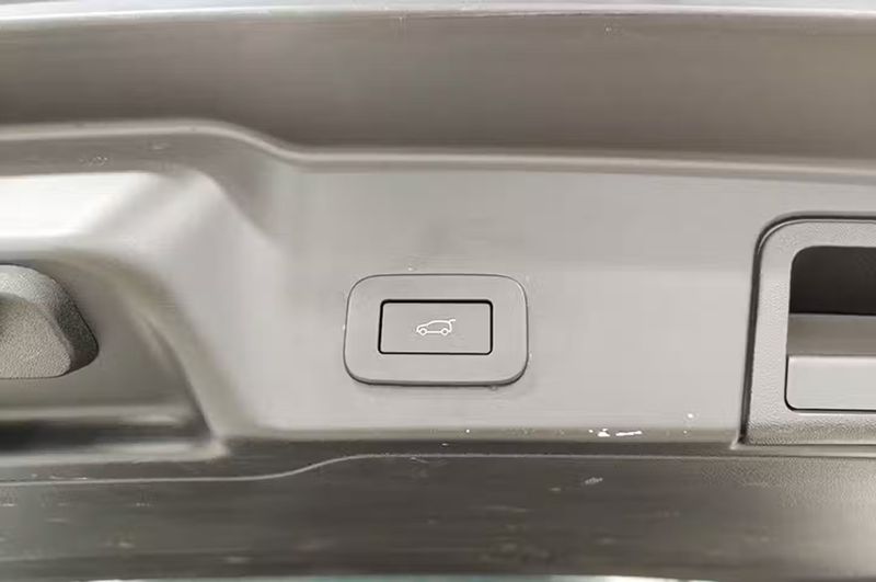 Land Rover Range Rover Evoque • 2022 • 35,424 km 8