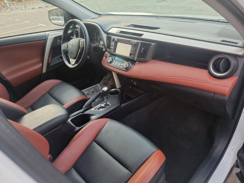 Toyota RAV4 • 2020 • 50,000 km 2