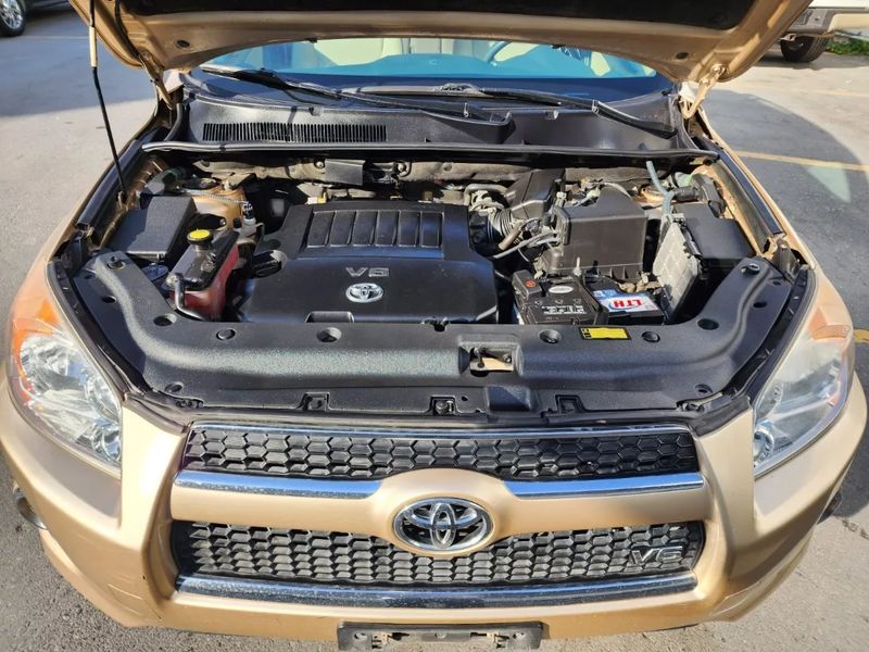 Toyota RAV4 • 2015 • 50,000 km 3