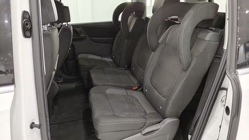 Volkswagen Sharan • 2021 • 121,355 km 8