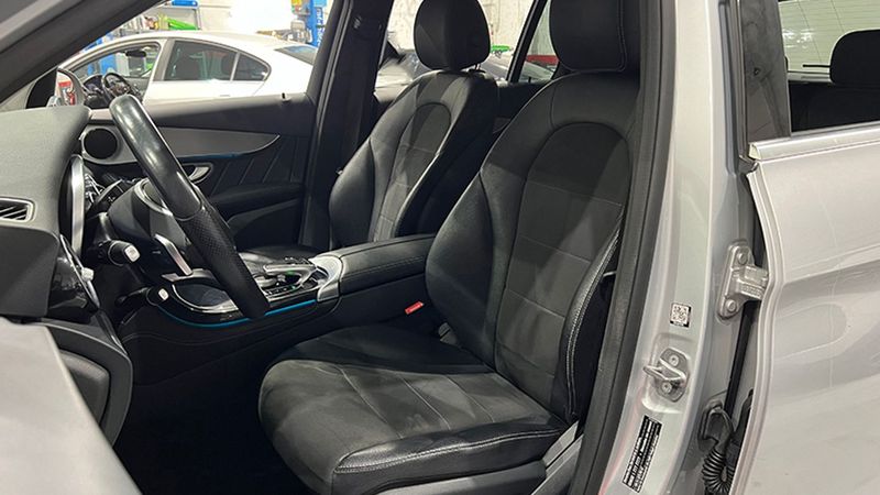 Mercedes-Benz GLC • 2017 • 112,450 km 6