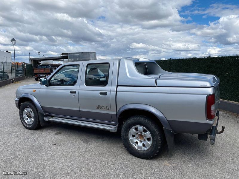 Nissan Navara • 1999 • 250,000 km 6