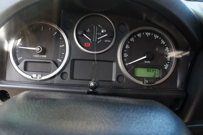 Land Rover Defender • 2012 • 80,000 km 10