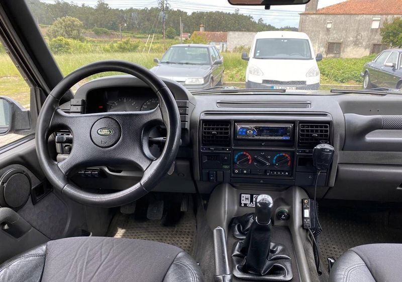 Land Rover Discovery • 1995 • 180,000 km 5