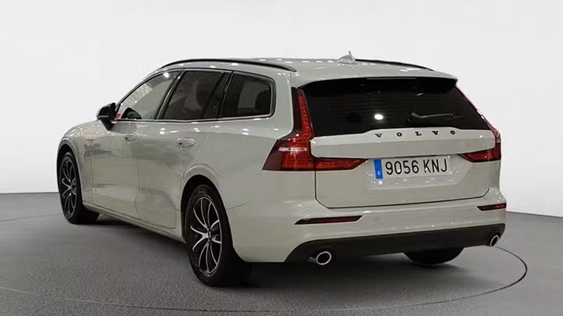 Volvo V60 • 2018 • 81,513 km 10