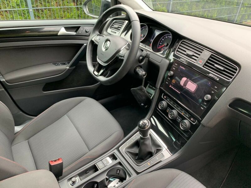 Volkswagen Golf • 2017 • 39,000 km 12