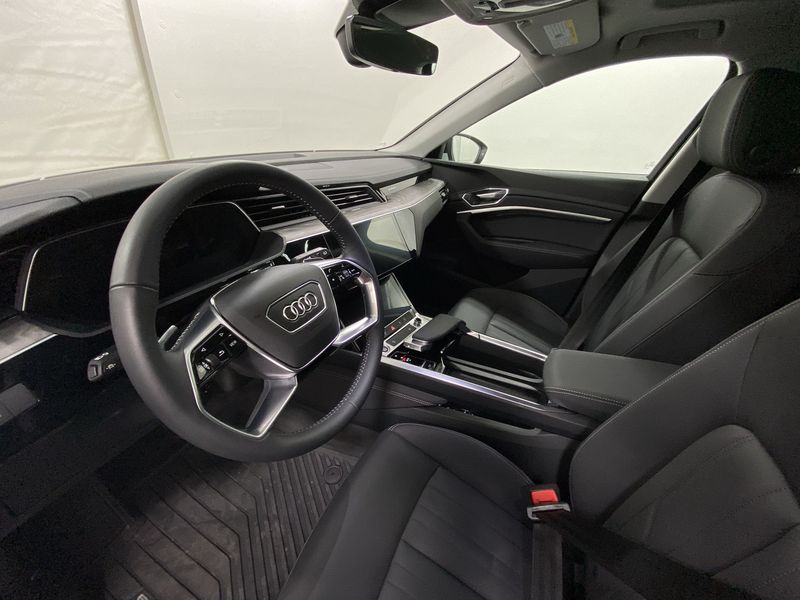 Audi e-tron • 2021 • 1,287 km 2