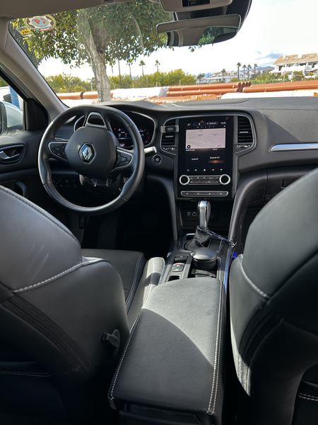 Renault Mégane • 2022 • 23,680 km 6