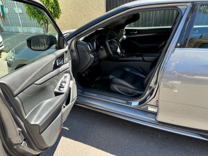 Nissan Maxima • 2016 • 55,600 km 9