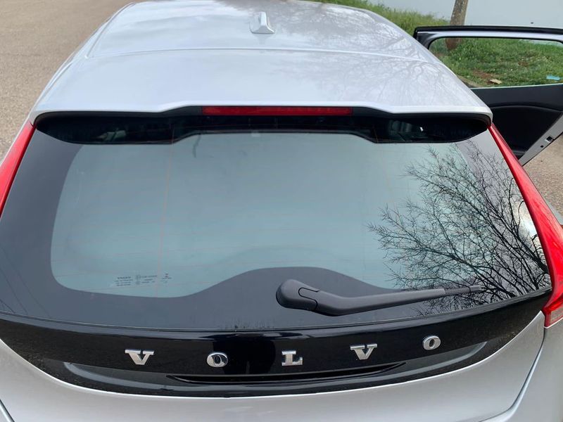 Volvo V40 • 2014 • 60,000 km 6